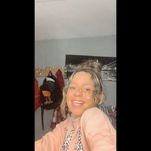 Meet your Posher, Madie